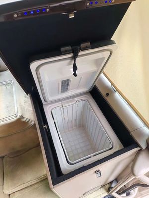 Xe buýt 23 chỗ đã sử dụng với cửa sổ kín, hộp số sàn