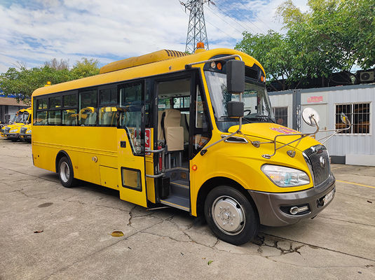 Yutong 41 chỗ ngồi xe buýt trường học sử dụng nhiên liệu diesel sản xuất vào tháng 8 năm 2014