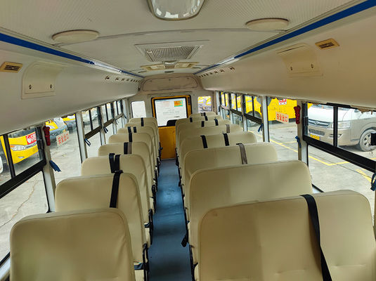 Yutong 41 chỗ ngồi xe buýt trường học sử dụng nhiên liệu diesel sản xuất vào tháng 8 năm 2014