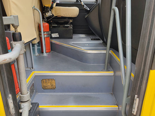 41 chỗ ngồi xe buýt trường học sử dụng nhiên liệu diesel sản xuất vào tháng 8 năm 2014