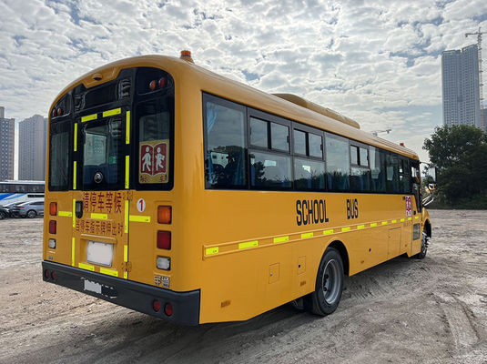 Xe buýt trường học 52 chỗ ngồi được sử dụng để vận chuyển học sinh