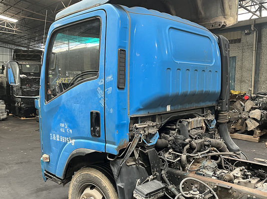 Isuzu sử dụng xe tải truyền động 4X2 lái với 6 lốp xe