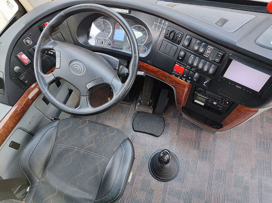 Xe buýt đã qua sử dụng màu hồng sang trọng Euro 5 LHD Xe buýt đưa đón diesel đã qua sử dụng để bán