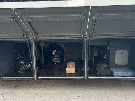 47 chỗ ngồi LHD xe buýt cũ với động cơ diesel