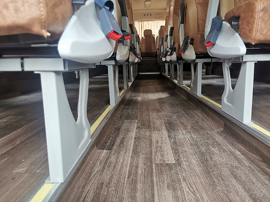 Golden Dragon Mini Coach sử dụng 34 chỗ ngồi với hộp số tay