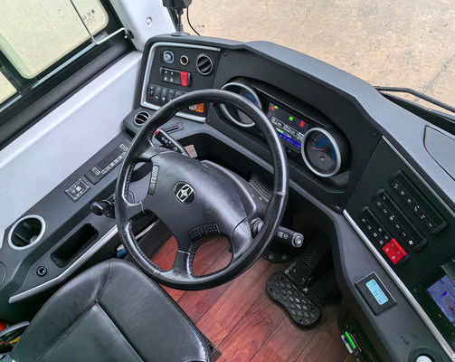 Xe khách 48 chỗ dài, tốc độ tối đa 100km/h, số sàn, xe đã qua sử dụng