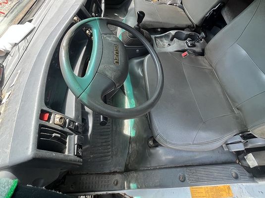 Xe tải Isuzu cũ ELF xe tải 600p 700P 4X2 xe tải nhẹ 175hp động cơ diesel xe tải
