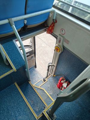 57-59 chỗ ngồi Xe hơi tiện nghi 12m Decker cũ với loại nhiên liệu diesel và trọng lượng 11800kg