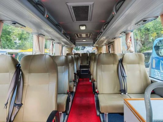 Xe buýt hai tay 28 chỗ ngồi với động cơ Yuchai 200HP và tốc độ tối đa 100km / h