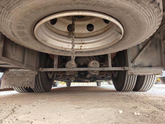 56 chỗ ngồi sử dụng xe buýt trường học màu vàng với xe nâng xe lăn và nhiên liệu diesel tuyệt vời