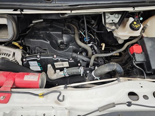 Xe buýt mini 14 chỗ đã qua sử dụng chạy dầu diesel Jiangling Transit CN-4 Van với tốc độ tối đa 145km/h